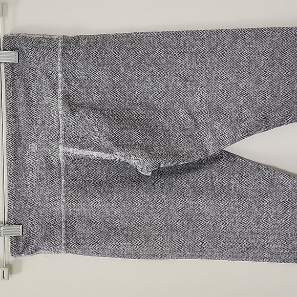 Lululemon Grey Cropped Wunder Under Leggings High Rise Size 6 - Picture 11 of 16